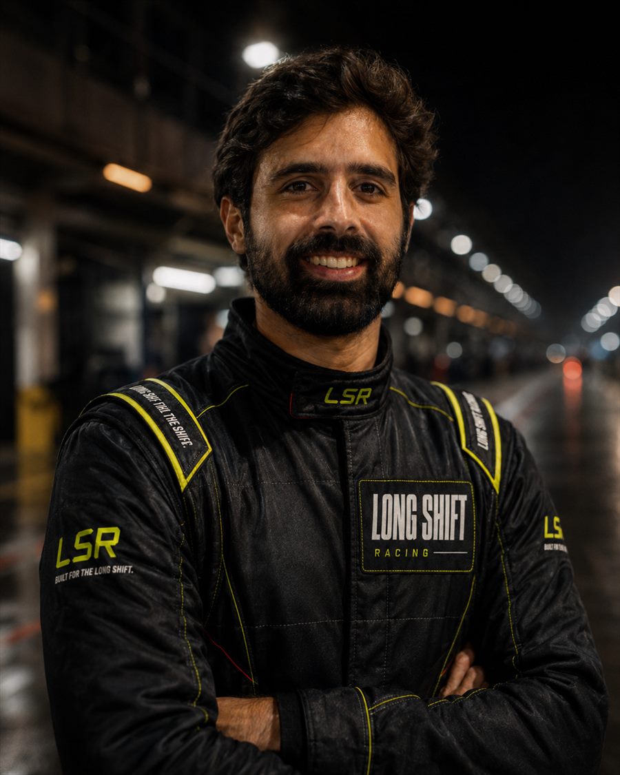 Bernardo Patrício, piloto da Long Shift Racing, na pit lane