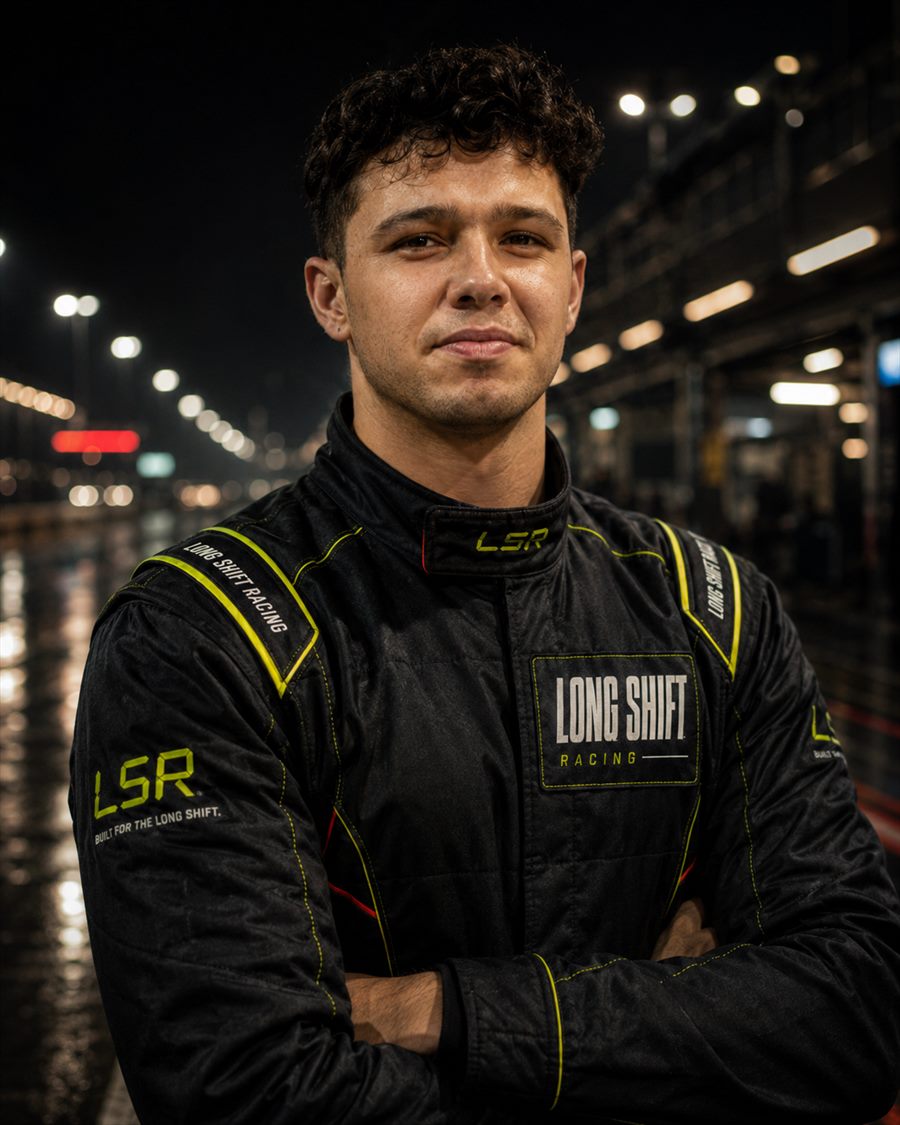 Hugo Casanova, piloto da Long Shift Racing, na pit lane