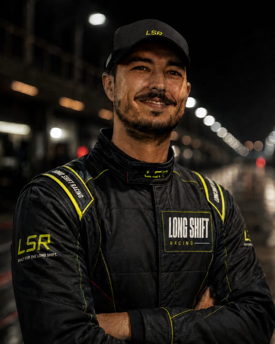 João Alves, piloto da Long Shift Racing, na pit lane