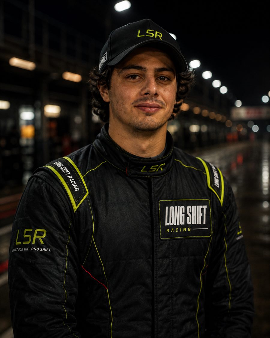 Santiago Reto, piloto da Long Shift Racing, na pit lane